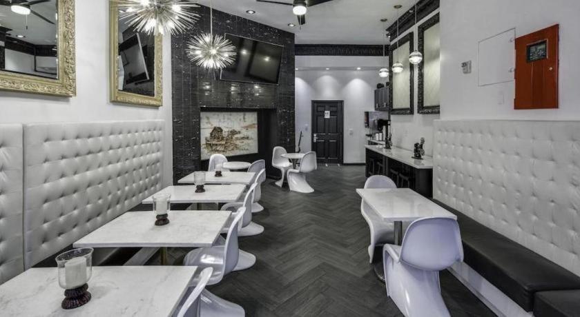Adante Hotel, A C-two 3*