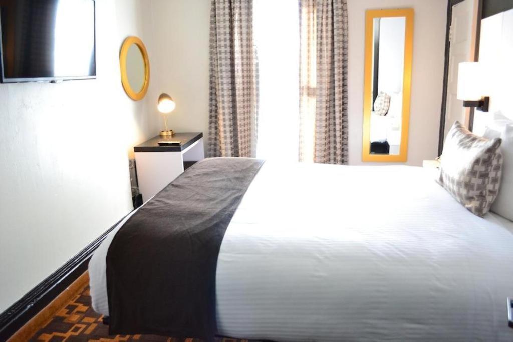 Adante Hotel, A C-two 3*